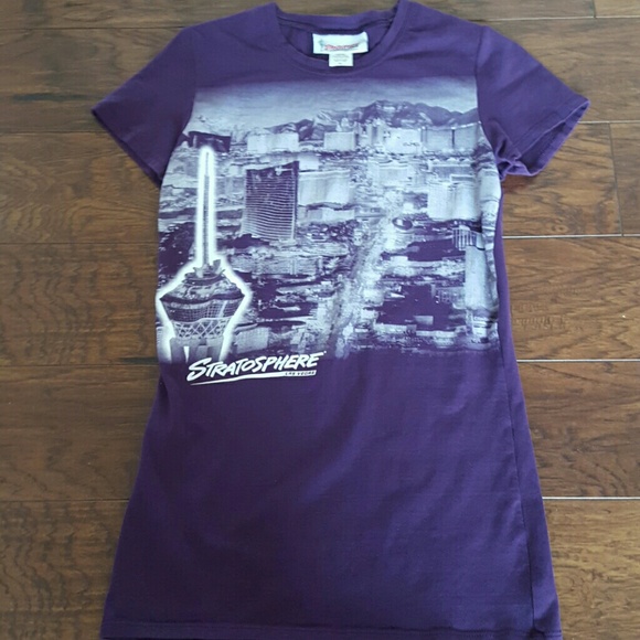 Purple Las Vegas Stratosphere t-shirt - Picture 3 of 3